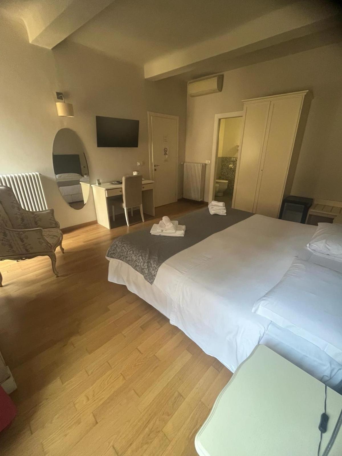 Honey Bed and breakfast 3*